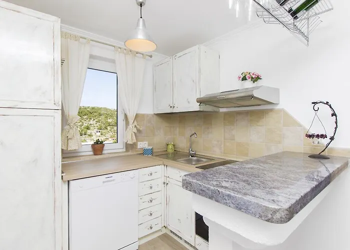 Appartement Skroza 2 *